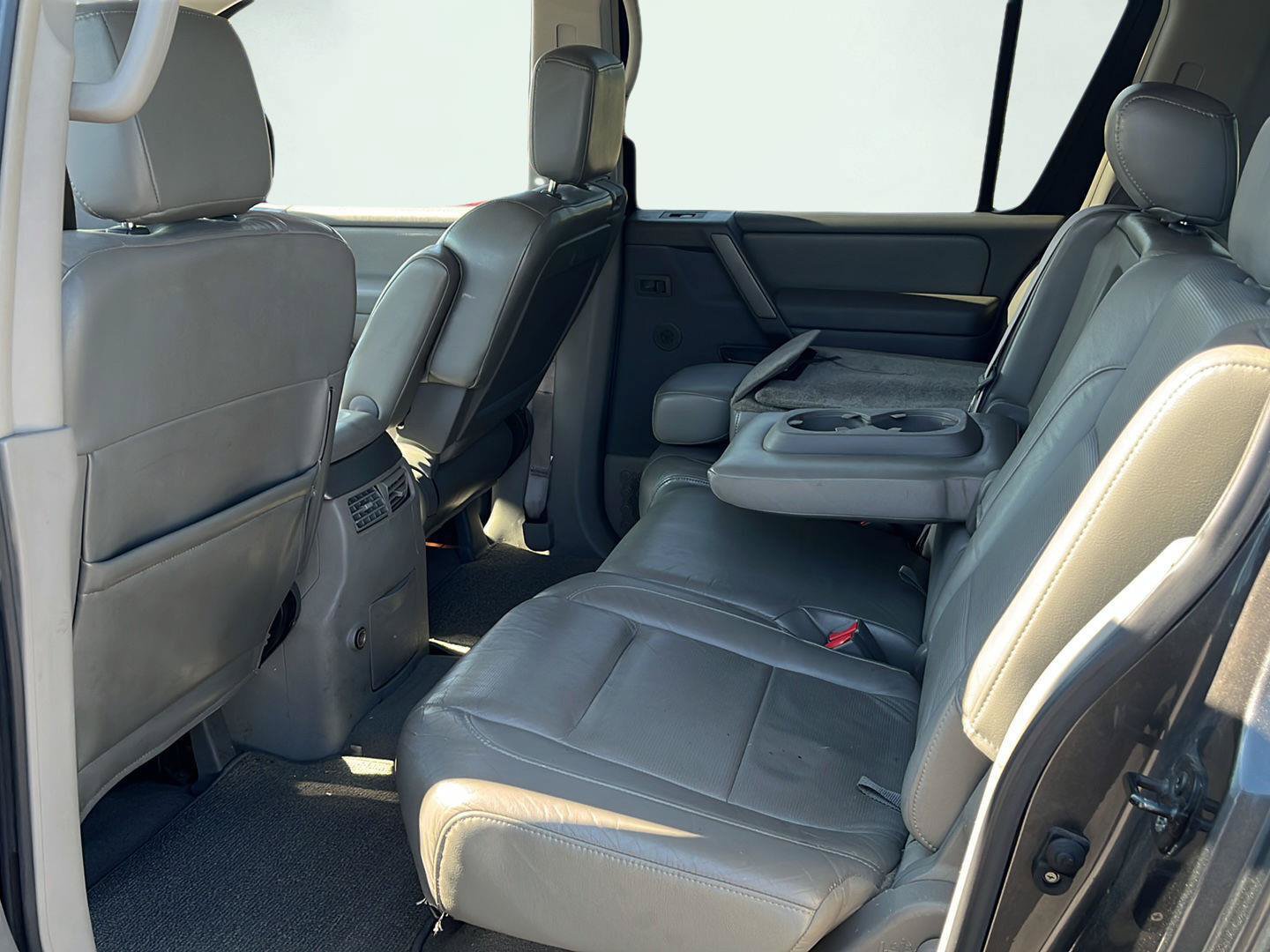 Used 2004 Nissan Armada SE w/ (LTH) Leather Pkg AWD/4WD image 14