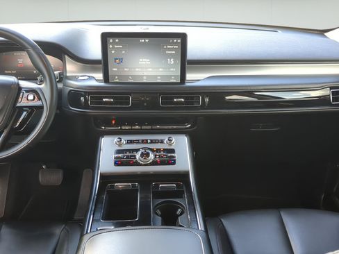 Used 2022 Lincoln Aviator AWD w/ Premium Package image 19