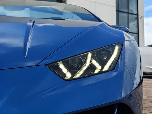 Used 2024 Lamborghini Huracan EVO image 17