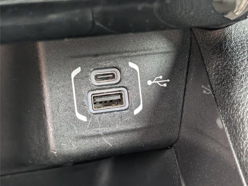 Used 2024 Jeep Compass Latitude AWD/4WD image 22