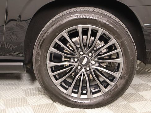 Used 2025 Cadillac Escalade ESV Sport Platinum w/ LPO, Floor Liner Package AWD/4WD image 22