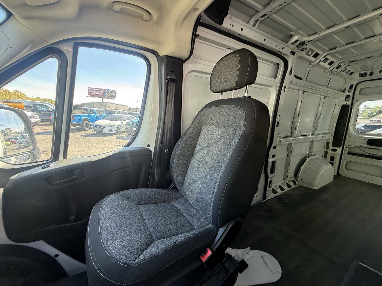 Used 2023 RAM ProMaster 2500 FWD image 15