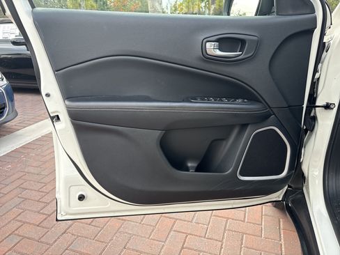 Used 2021 Jeep Compass Latitude w/ Convenience Group image 14