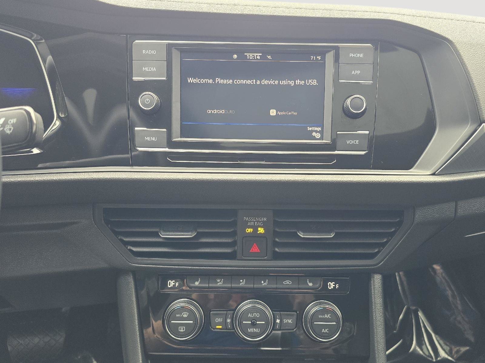 Used 2024 Volkswagen Jetta SE w/ Panoramic Sunroof Package FWD image 4