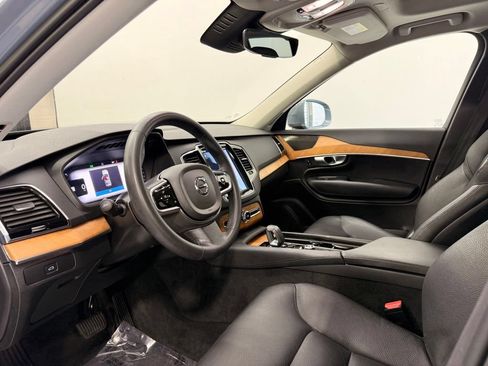 Used 2023 Volvo XC90 B5 Plus AWD/4WD image 11