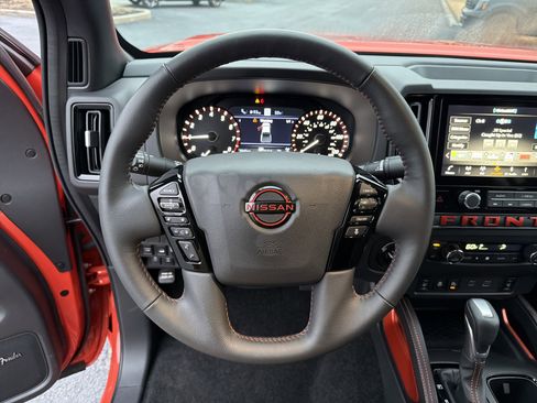 Used 2025 Nissan Frontier PRO-4X w/ Pro Premium Package image 23