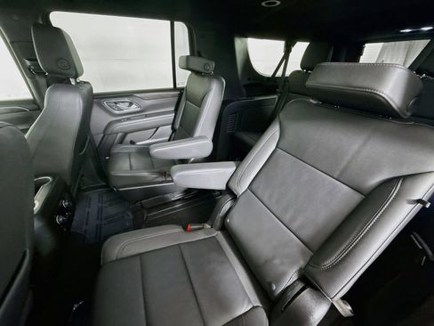 Used 2024 Chevrolet Suburban Z71 w/ Luxury Package AWD/4WD image 21