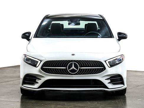 Used 2022 Mercedes-Benz A 220 image 3