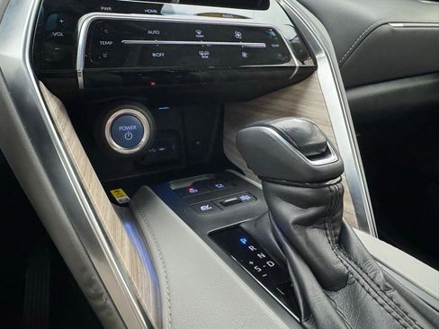 Used 2021 Toyota Venza Limited w/ Advanced Technology Package AWD/4WD image 30