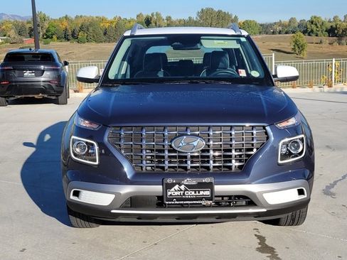 Used 2023 Hyundai Venue Limited image 5