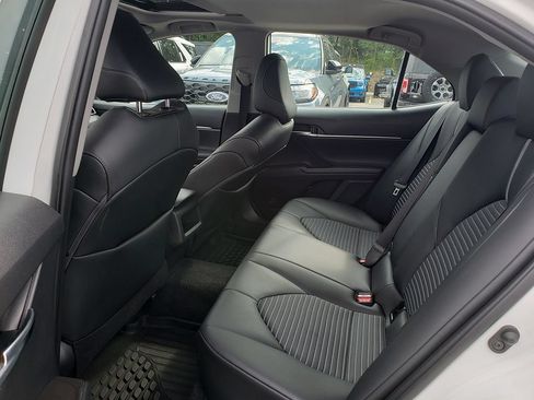 Used 2021 Toyota Camry SE w/ Cold Weather Package AWD/4WD image 7