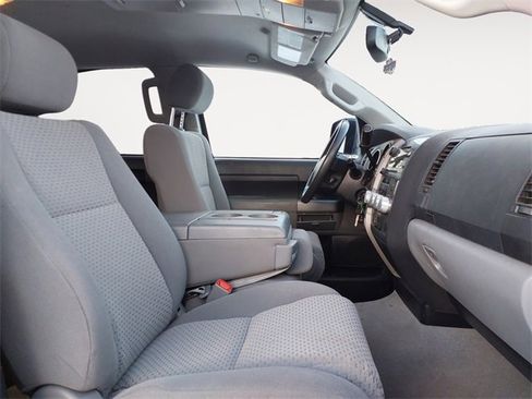 Used 2011 Toyota Tundra 4x4 CrewMax w/ Tow Pkg image 15