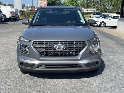 Used 2026 Hyundai Venue SE FWD image 2