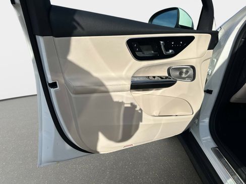 New 2026 Mercedes-Benz GLC 300 image 17