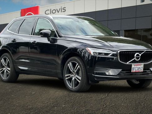 Used 2019 Volvo XC60 T6 Momentum w/ Multimedia Package AWD/4WD image 10