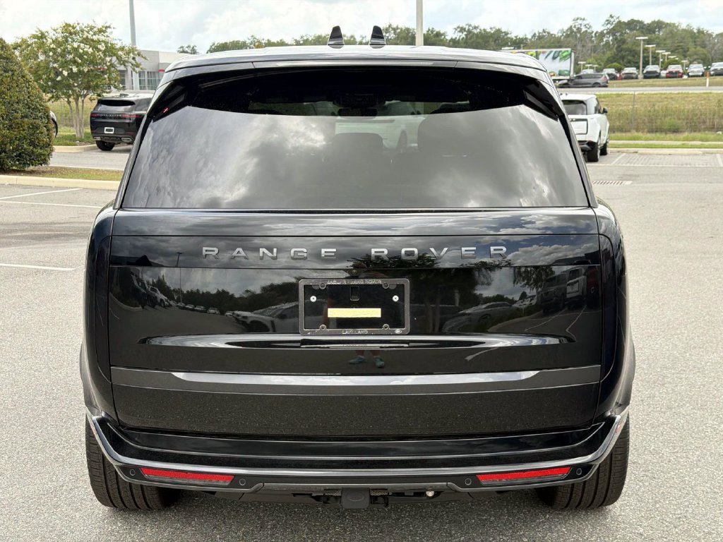New 2026 Land Rover Range Rover Long Wheelbase SE AWD/4WD image 4
