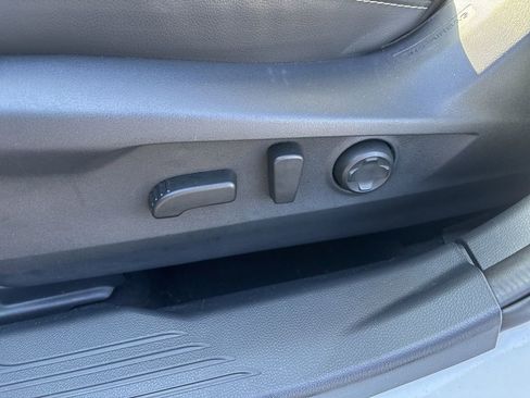 Certified 2025 Subaru Outback Limited image 21