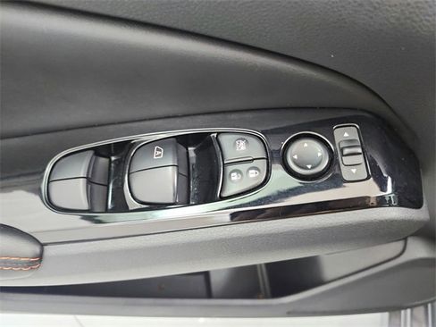 Used 2025 Nissan Altima 2.5 SR image 30