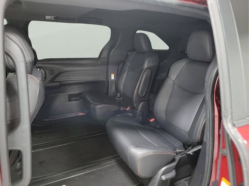 Used 2021 Toyota Sienna XSE AWD/4WD image 8