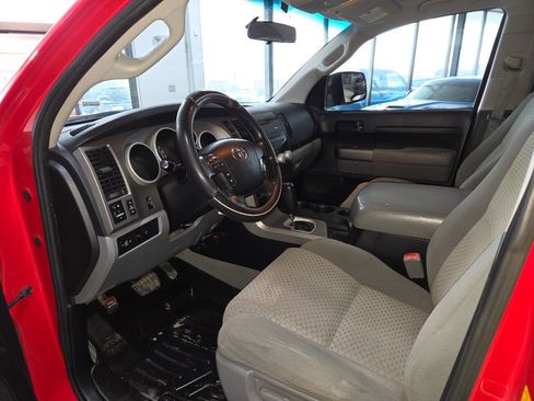 Used 2010 Toyota Tundra 4x4 CrewMax image 16