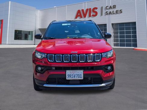 Used 2025 Jeep Compass Limited AWD/4WD image 2