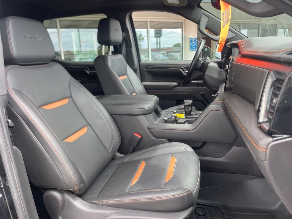Used 2024 GMC Sierra 1500 AT4 w/ Technology Package AWD/4WD image 13