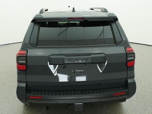 New 2026 Toyota 4Runner SR5 AWD/4WD image 22