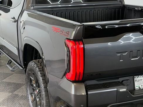 Used 2025 Toyota Tundra Platinum w/ TRD Off-Road Package AWD/4WD image 9