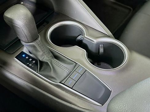 Used 2022 Toyota Camry LE image 18