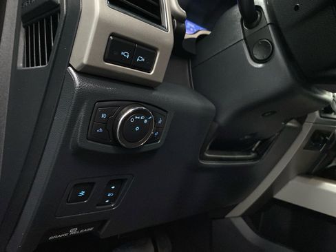 Used 2022 Ford F250 Lariat w/ Black Appearance Package image 20