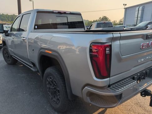 Used 2026 GMC Sierra 2500 Denali w/ Technology Package AWD/4WD image 4