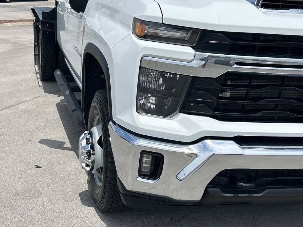 Used 2024 Chevrolet Silverado 3500 LT w/ Convenience Package AWD/4WD image 13