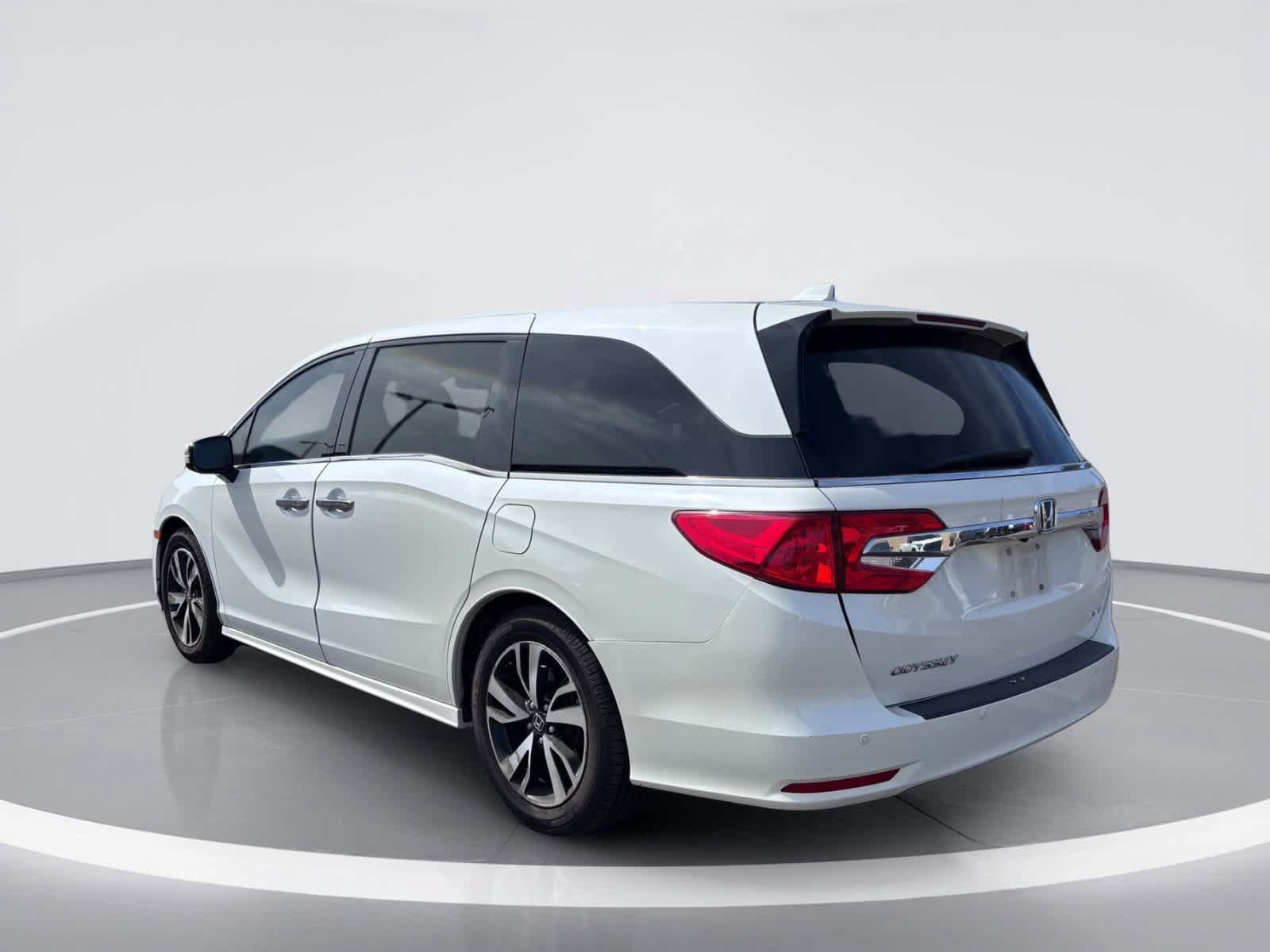 Used 2018 Honda Odyssey Elite image 4