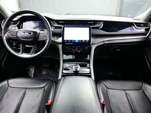 Used 2022 Jeep Grand Cherokee Limited 4xe w/ Luxury Tech Group II image 17