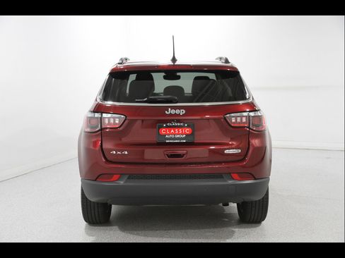 Used 2022 Jeep Compass Latitude w/ Sun and Sound Group AWD/4WD image 19