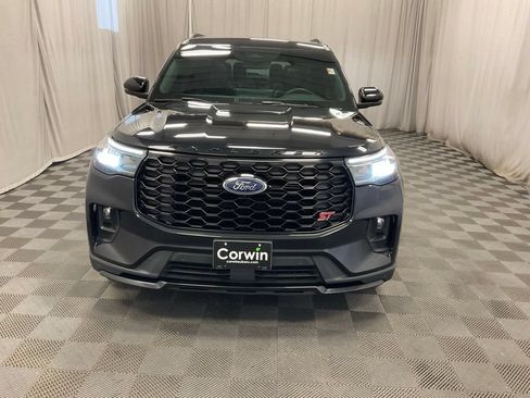 Used 2025 Ford Explorer ST AWD/4WD image 12