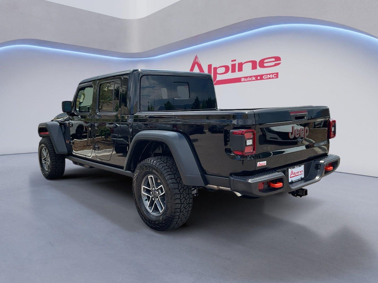 Used 2026 Jeep Gladiator Mojave w/ Safety Group AWD/4WD image 3