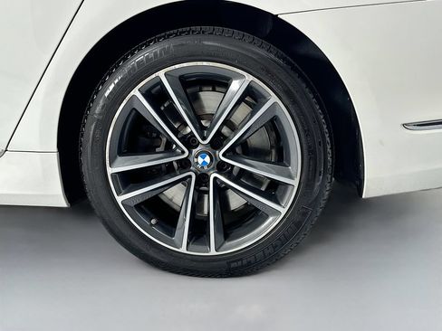 Used 2022 BMW 750i xDrive AWD/4WD image 33