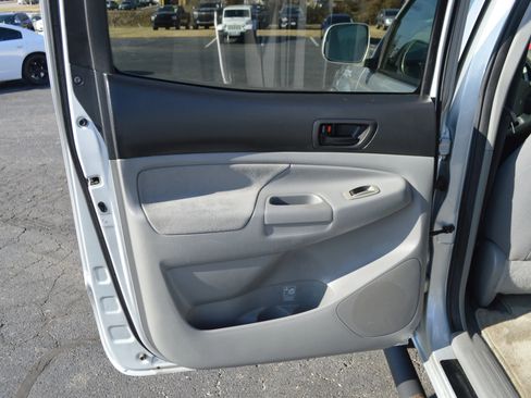 Used 2008 Toyota Tacoma PreRunner image 15