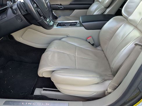 Used 2018 Lincoln Continental Reserve image 9