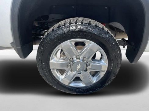 Used 2020 Chevrolet Silverado 2500 LTZ w/ LTZ Premium Package image 13