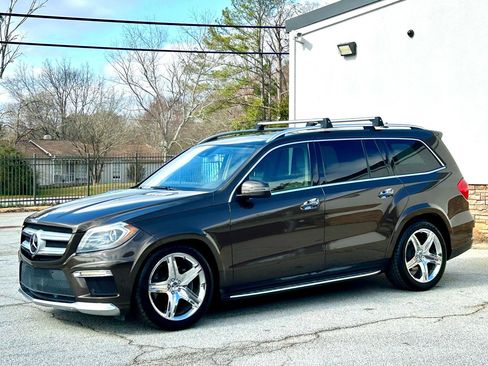 Used 2013 Mercedes-Benz GL 550 4MATIC image 5