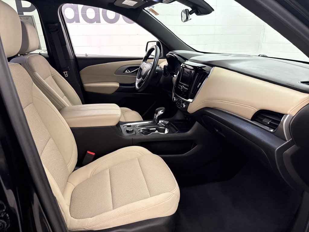 Used 2023 Chevrolet Traverse LS FWD image 25