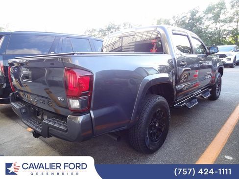 Used 2022 Toyota Tacoma SR5 w/ Technology Package RWD image 4