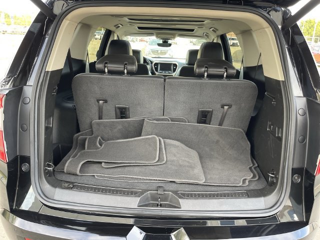Used 2023 GMC Acadia Denali w/ Black Diamond Edition FWD image 23