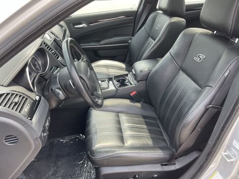 Certified 2022 Chrysler 300 S image 12