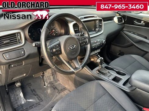 Used 2018 Kia Sorento LX image 11