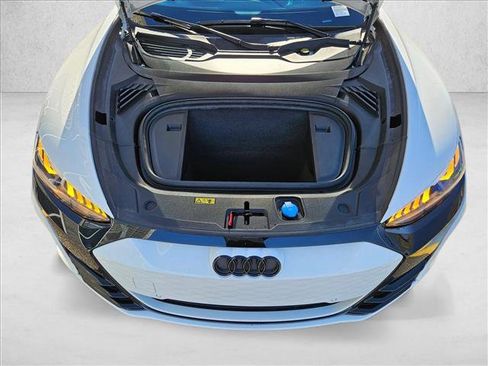 Used 2022 Audi e-tron GT Prestige image 19