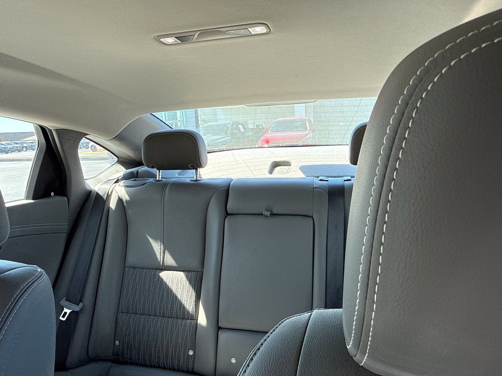 Used 2018 Chevrolet Impala LT FWD image 5