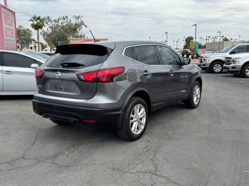 Used 2019 Nissan Rogue Sport S w/ Appearance Package FWD image 3